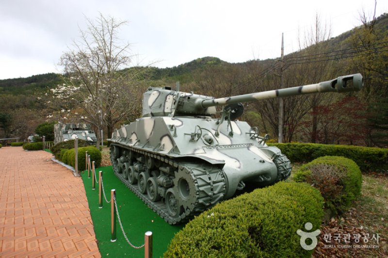 Nakdong River Victory Memorial Hall  (2/13)