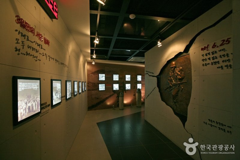 Nakdong River Victory Memorial Hall  (9/13)