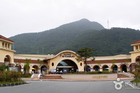 Sinbuk Resort's SpringFall 