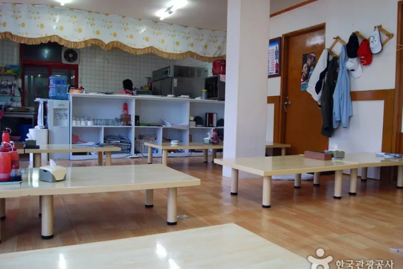 Hansol Raw Fish Restaurant  (3/5)