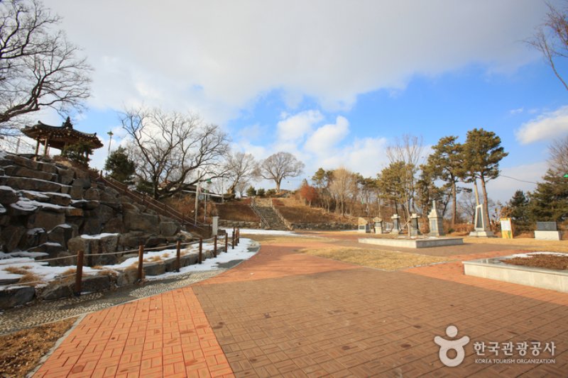 Ganggyeong Oknyeobong Park  (1/24)