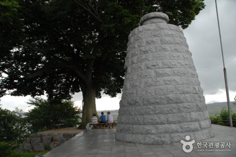 Ganggyeong Oknyeobong Park  (18/24)