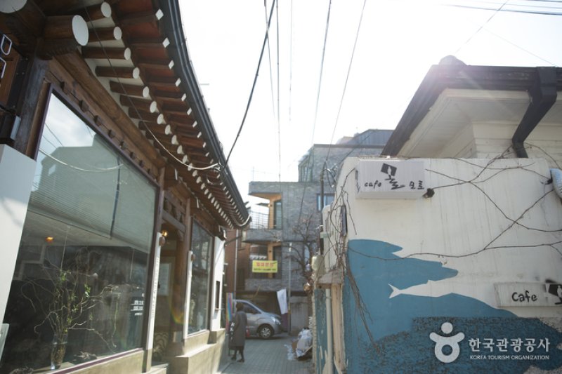 Yeonnam-dong  (3/4)
