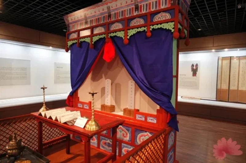 Royal Portrait Museum  (14/15)