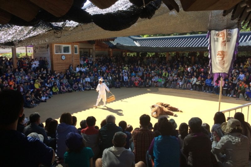 Hahoe Mask Dance Drama Performance  (2/4)