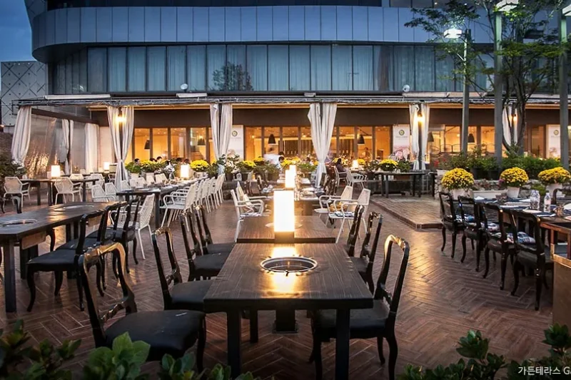 Riverside Hotel  (13/28)