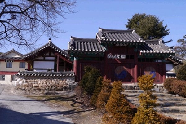 Jinjamhyanggyo Confucian School
