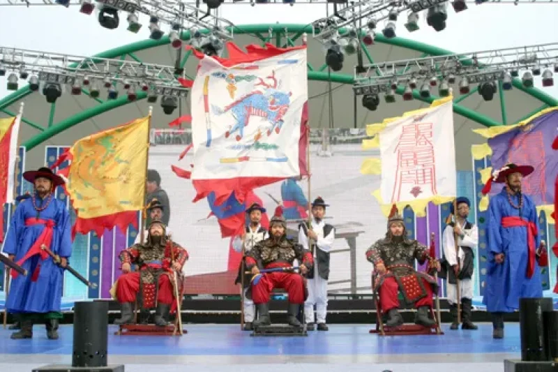 Yeosu Jinnam Geobukseon Ship Festival  (4/8)