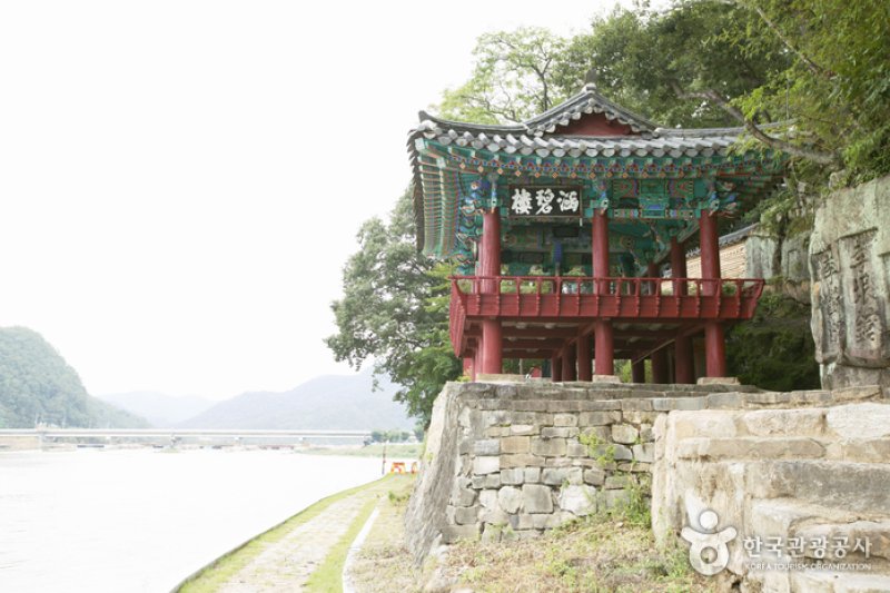 Hambyeongnu Pavilion 
