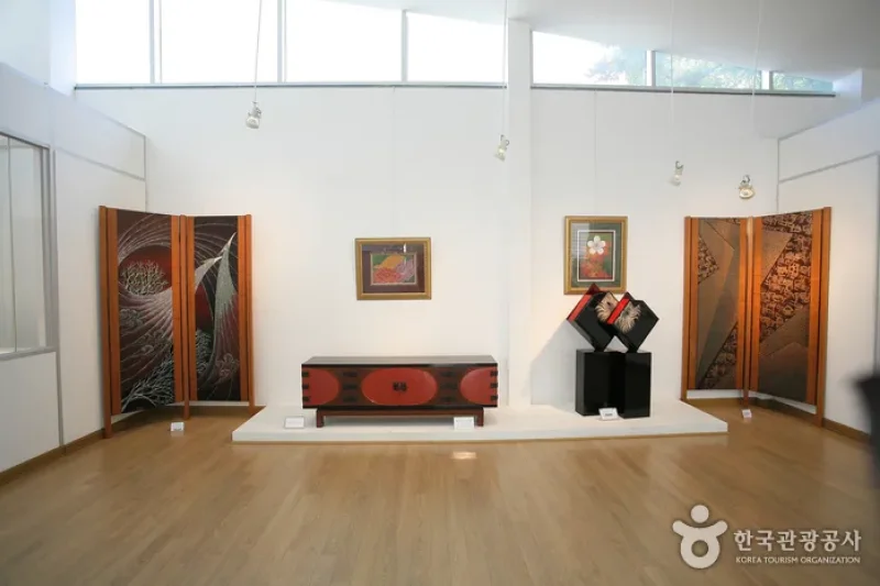 Ottchil Art Museum  (3/5)