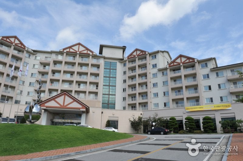 Jirisan Family Hotel  (2/6)