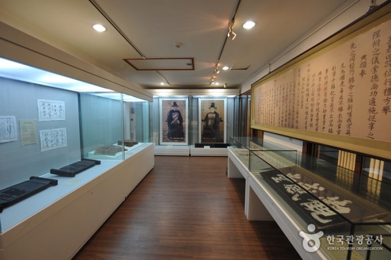 Chunghyeon Museum  (7/11)