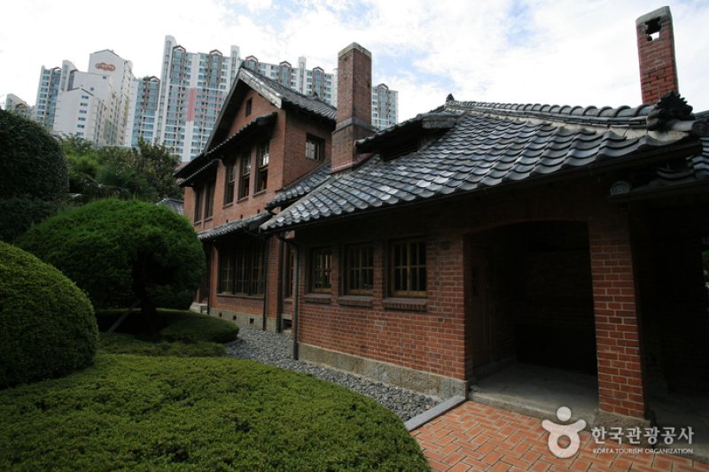 Provisional Capital Memorial Hall  (1/13)