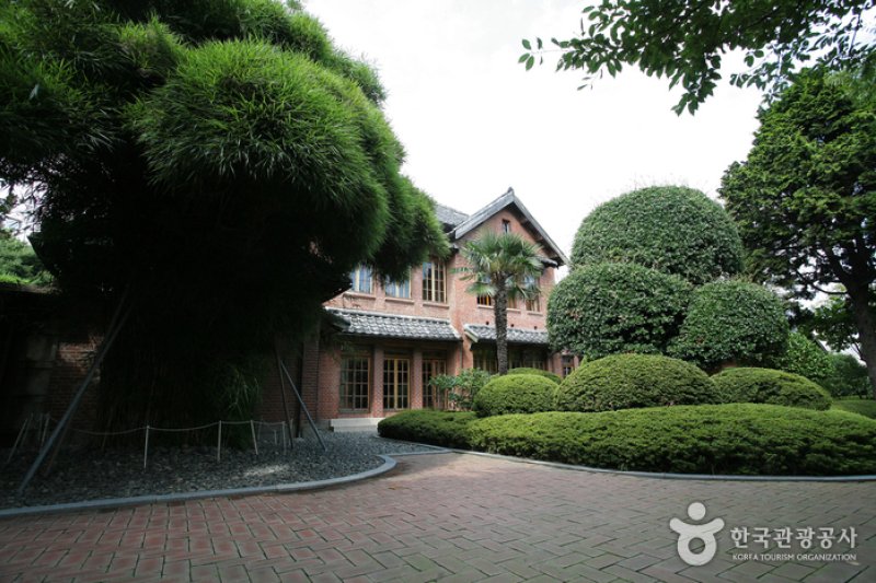 Provisional Capital Memorial Hall  (2/13)