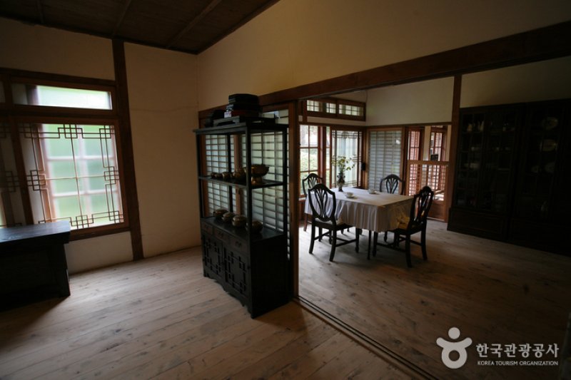 Provisional Capital Memorial Hall  (3/13)