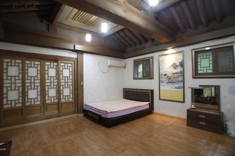 Simchung Story Village Hanok Pension - Goodstay  (4/16)