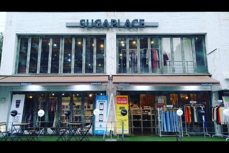 Ewha Womans University Fashion Street (1/15)