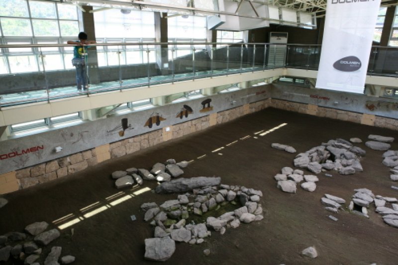 Hwasun Dolmen Site [UNESCO World Heritage]  (5/14)