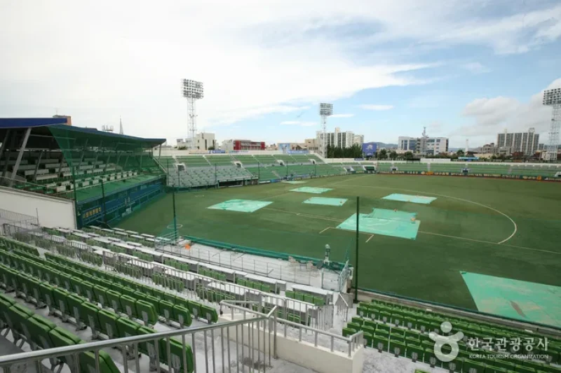 Daegu Citizen Stadium  (4/10)