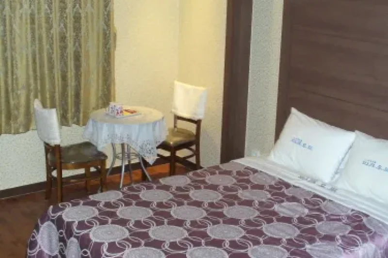 Parkwood Hotel  (4/5)