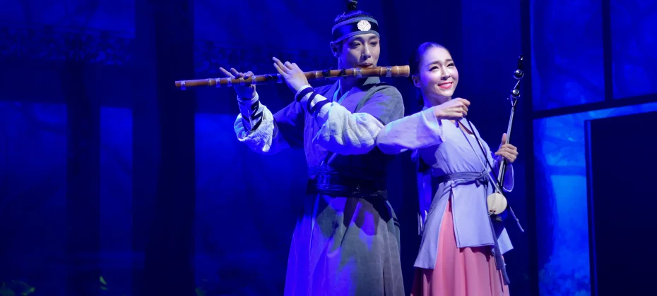 [Lotus, A Flower Comes Out Once More] Two folktales in the performance. (8/22)