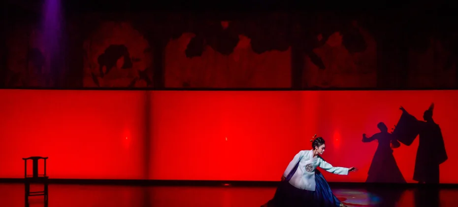[Lotus, A Flower Comes Out Once More] Two folktales in the performance. (13/22)