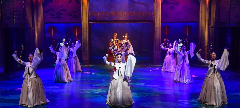 [Lotus, A Flower Comes Out Once More] Two folktales in the performance. (16/22)