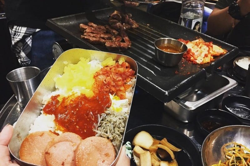 Haha &amp; Kim Jong-guk's 401 Butcher Restaurant (3/11)