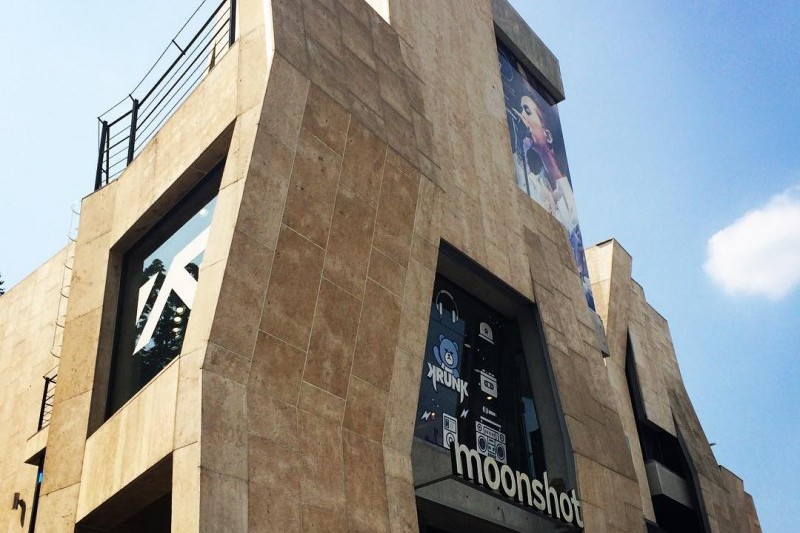 MoonShot (1/5)