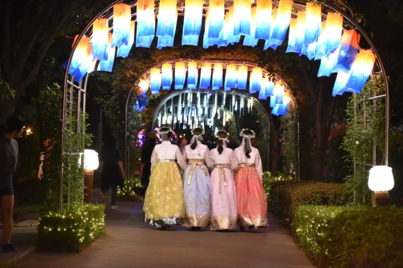 Seoul Rose Festival (서울장미축제)