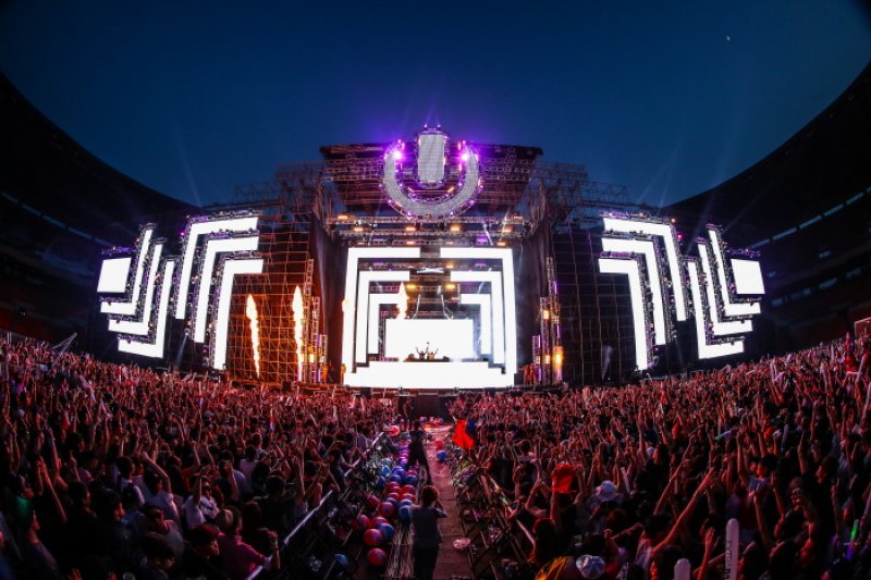 ULTRA KOREA  (1/19)