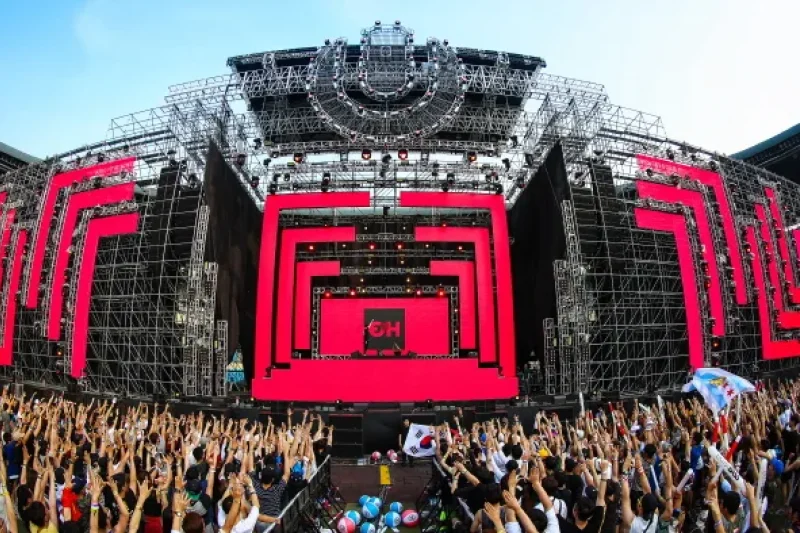 ULTRA KOREA  (19/19)