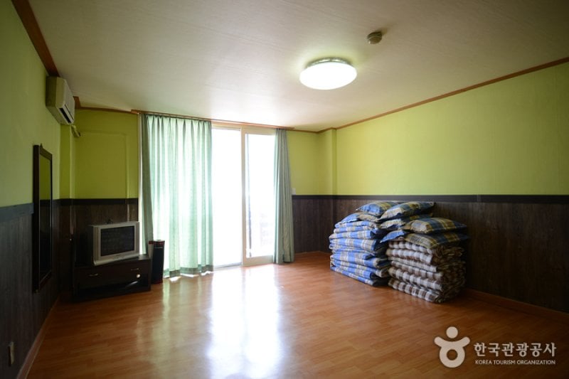 Bears Town Youth Hostel (베어스타운 유스호스텔) (2/4)