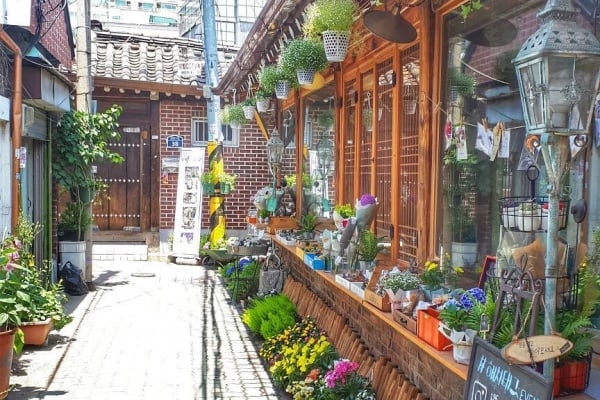 Explore Ikseon-dong, a Hidden Treasure in the Bustling City!