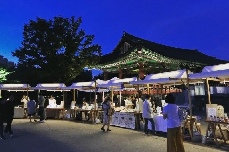 1890 Namsangol Night Market (2/10)