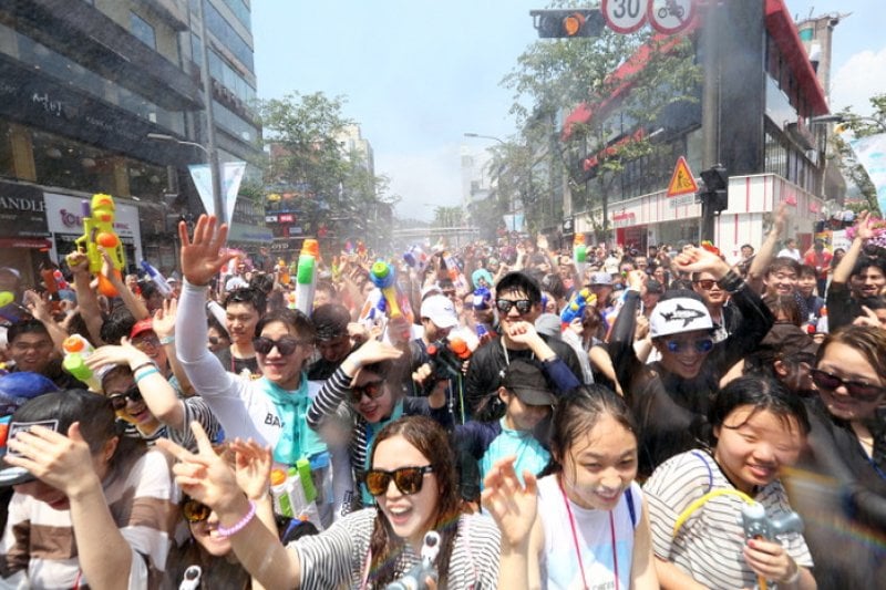 Water Gun Fight Festival   (11/23)