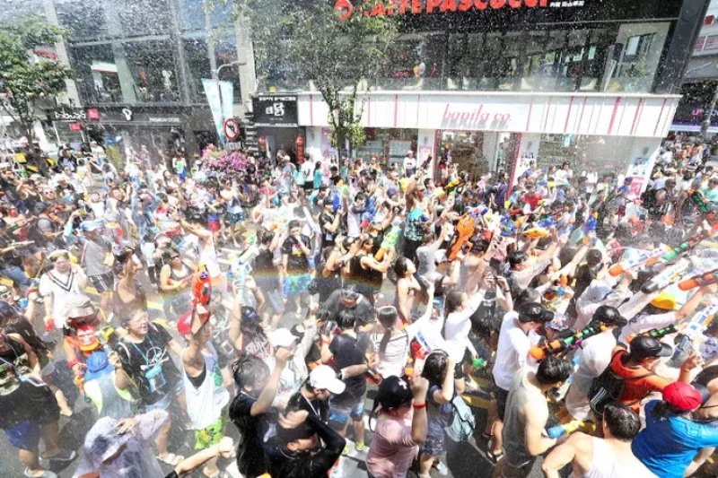 Water Gun Fight Festival   (21/23)
