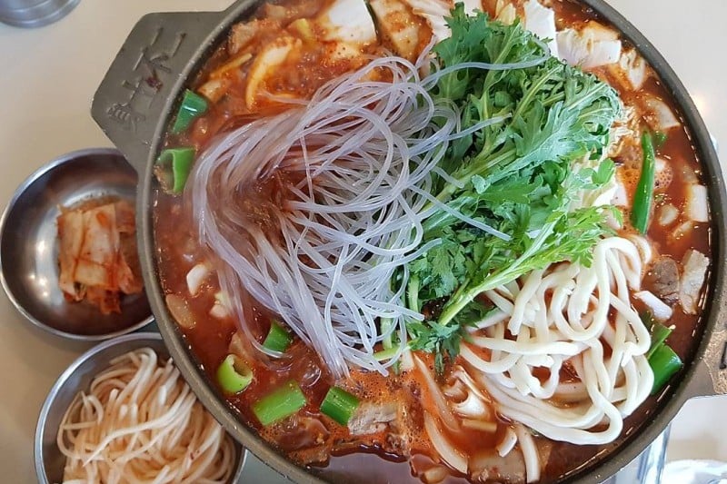 Dure Guksu (1/10)