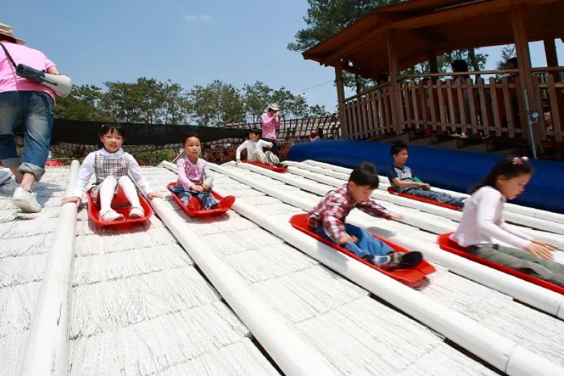 Let's Run Park Busan Gyeongnam (렛츠런파크 부산경남) (1/3)