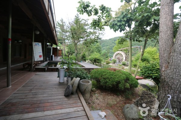 Songcheon Garden