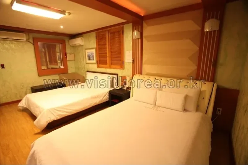 Hotel Pacific  (14/15)