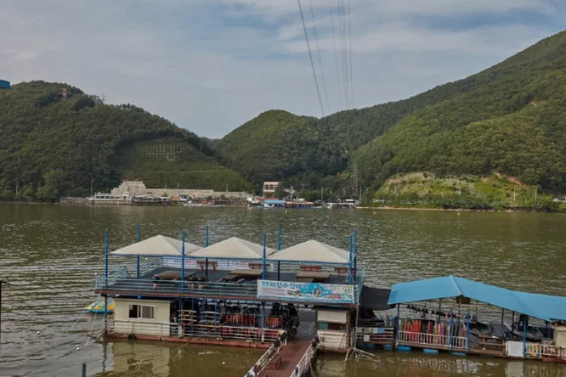 Cheongpyeonghoban Maeuntang Village  (3/4)