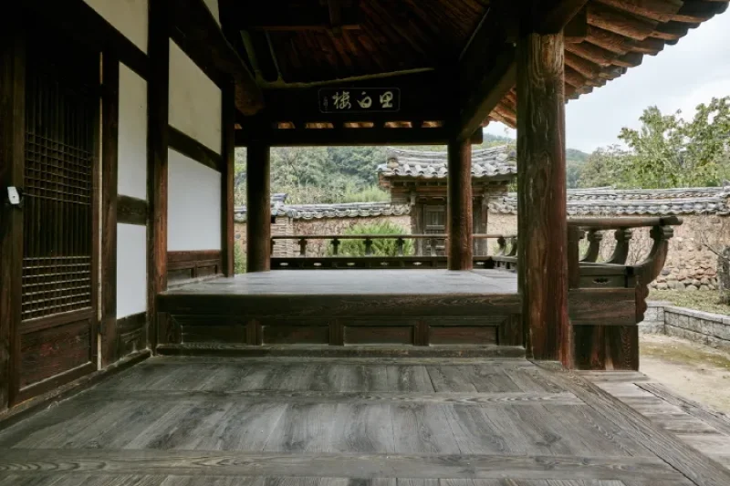 Nampyeong Moon Clan's Original Residence Area  (7/22)