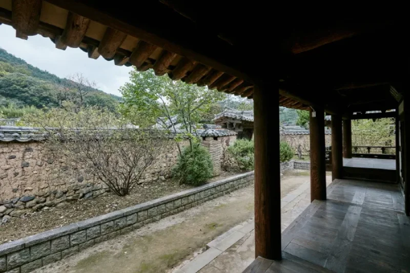 Nampyeong Moon Clan's Original Residence Area  (8/22)