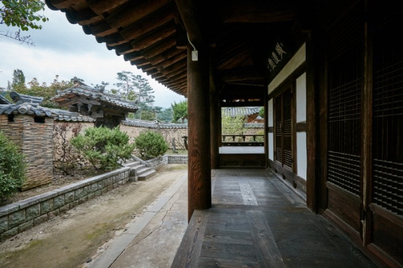 Nampyeong Moon Clan's Original Residence Area  (9/22)