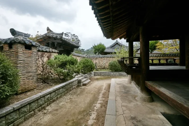 Nampyeong Moon Clan's Original Residence Area  (10/22)