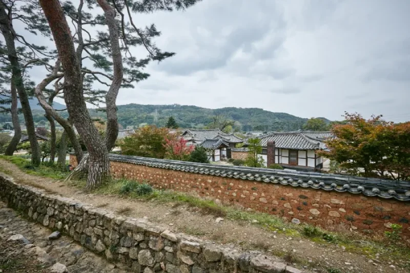Nampyeong Moon Clan's Original Residence Area  (15/22)