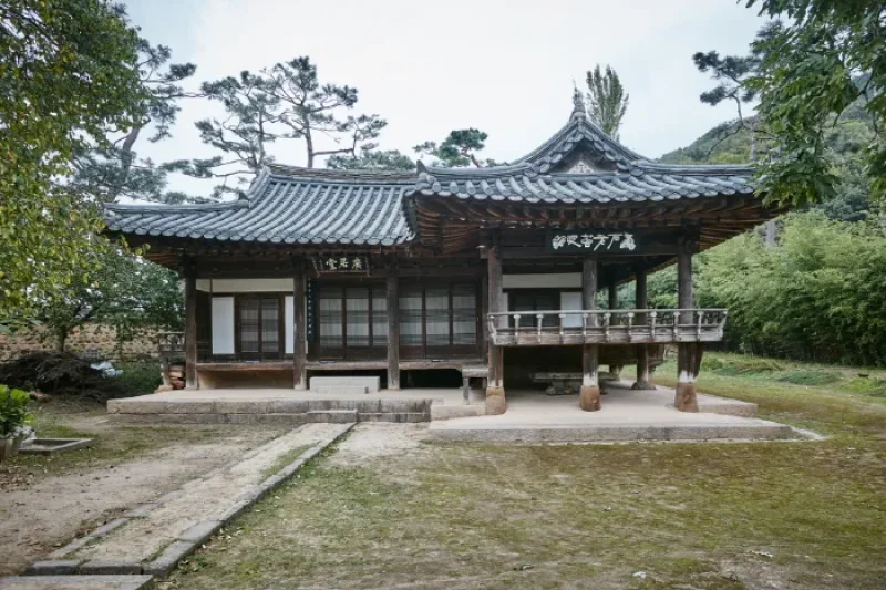 Nampyeong Moon Clan's Original Residence Area  (18/22)