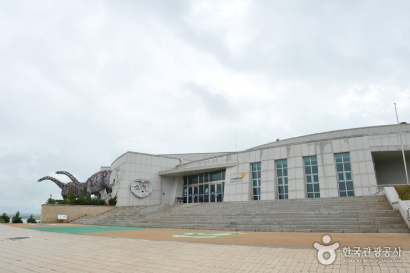 Uhangri Dinosaur Fossil Natural Historic Monument  (5/16)