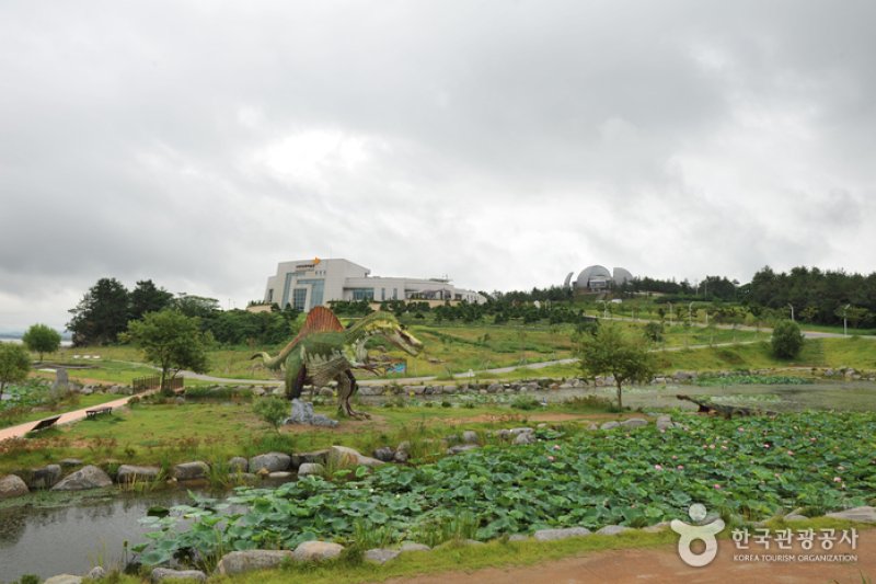 Uhangri Dinosaur Fossil Natural Historic Monument  (8/16)